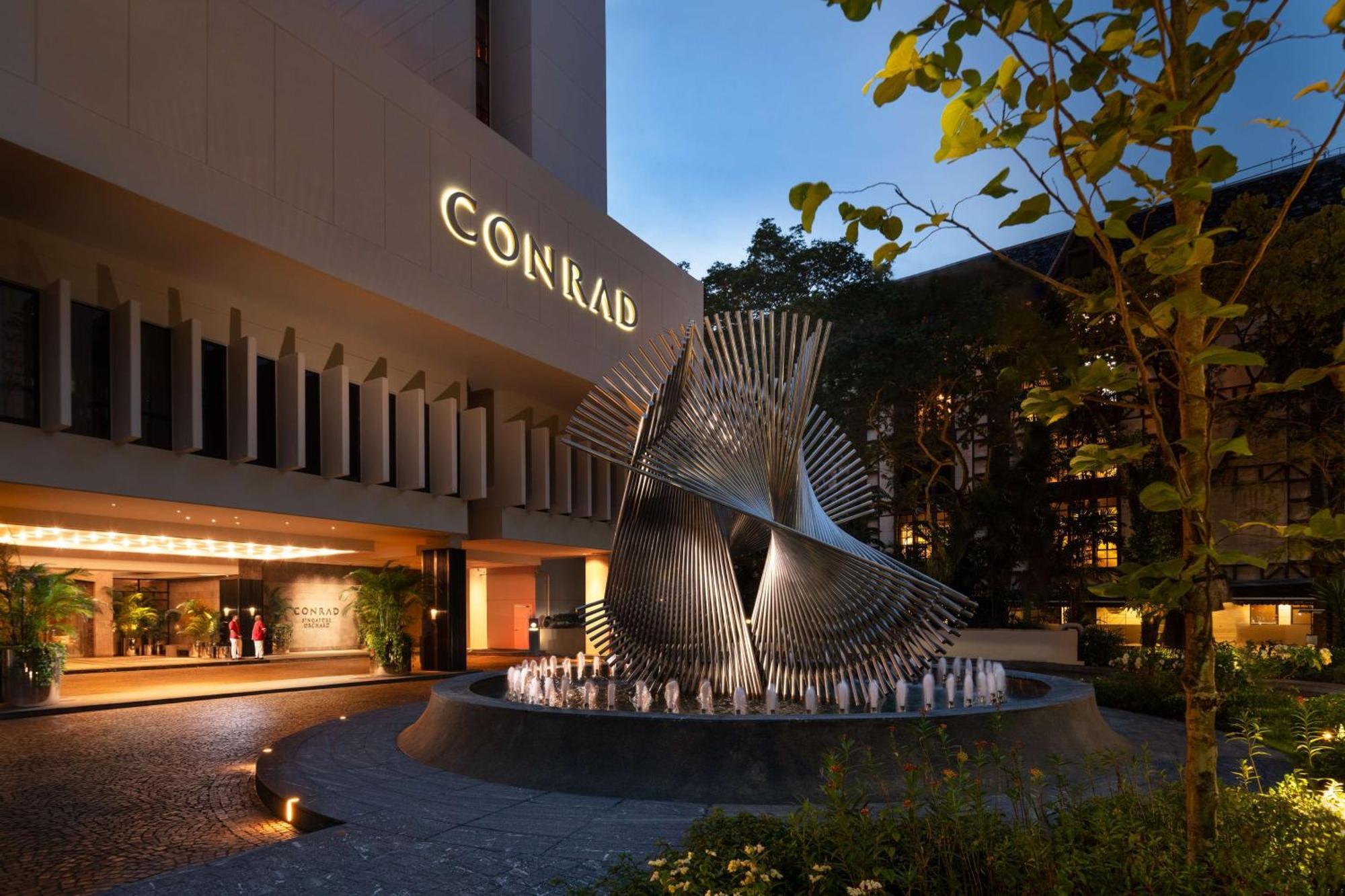 Conrad Singapore Orchard Exterior photo
